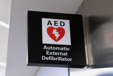 canva-automated-external-defibrillator-sign-and-logo-MADerMg3BxY